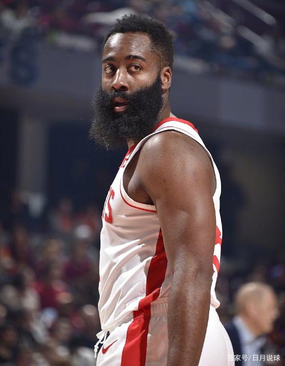 基耶萨：马尔蒂尼是意大利历史最佳；弗林蓬是最快的队友（基耶萨称马尔蒂尼为意大利史上最佳，盛赞弗林蓬速度最快）