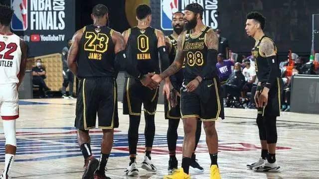 摩根：梅西最近也做了类似的肘击动作，却没人采取任何行动（摩根质疑：梅西近日也有类似肘击动作，却未见任何处理）