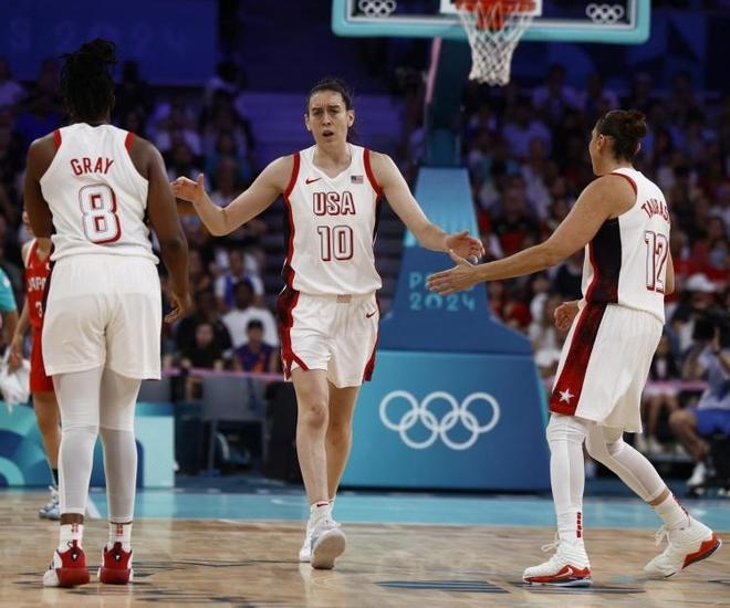 拉齐奥球迷抗议俱乐部导致球场空荡荡，洛蒂托：我不接受威胁（球迷抗议致拉齐奥主场冷清，洛蒂托回击：绝不接受威胁）