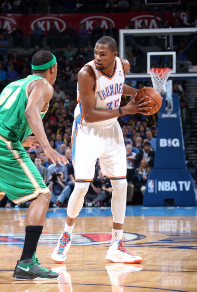 火箭两大角色球员发力，史密斯攻防全面提升，亚当斯篮板稳如磐石（火箭两员悍将齐爆发：史密斯攻防进阶，亚当斯篮板稳如泰山）