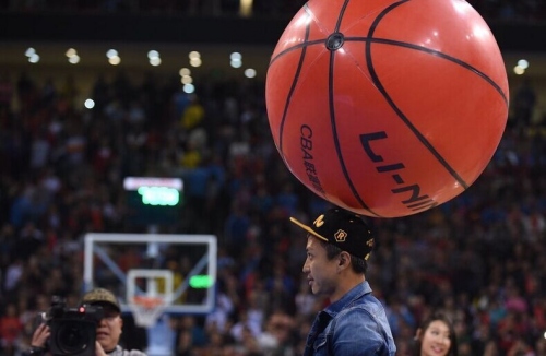 瑞天空：热刺、利物浦与扬-迪奥曼德的团队展开深度接触（瑞天空：热刺与利物浦正与扬-迪奥曼德团队密切商谈）