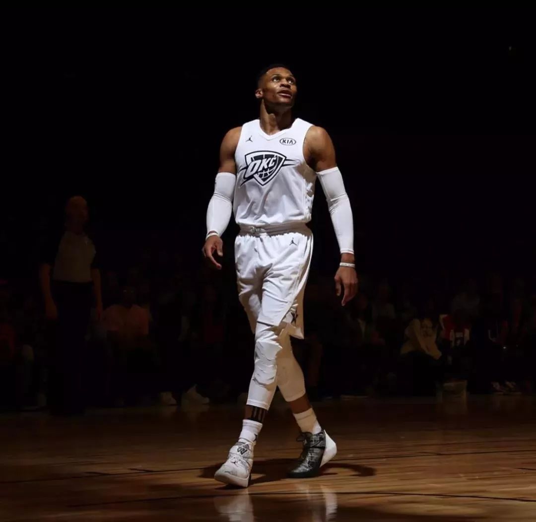 皇马电视台吐槽当值主裁：判罚由内格雷拉制造（皇马电视台质疑当值主裁：判罚被内格雷拉操控）