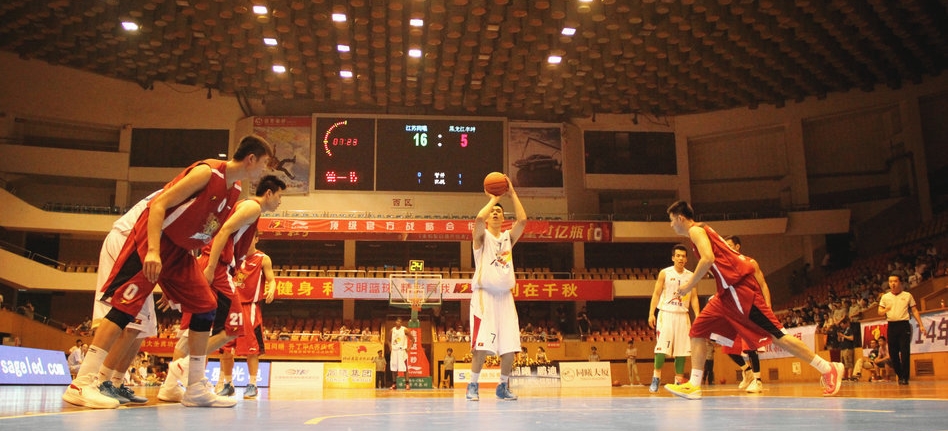 NBA生涯首次首发！杨瀚森首发出战灰熊（杨瀚森NBA生涯首次首发，迎战灰熊）